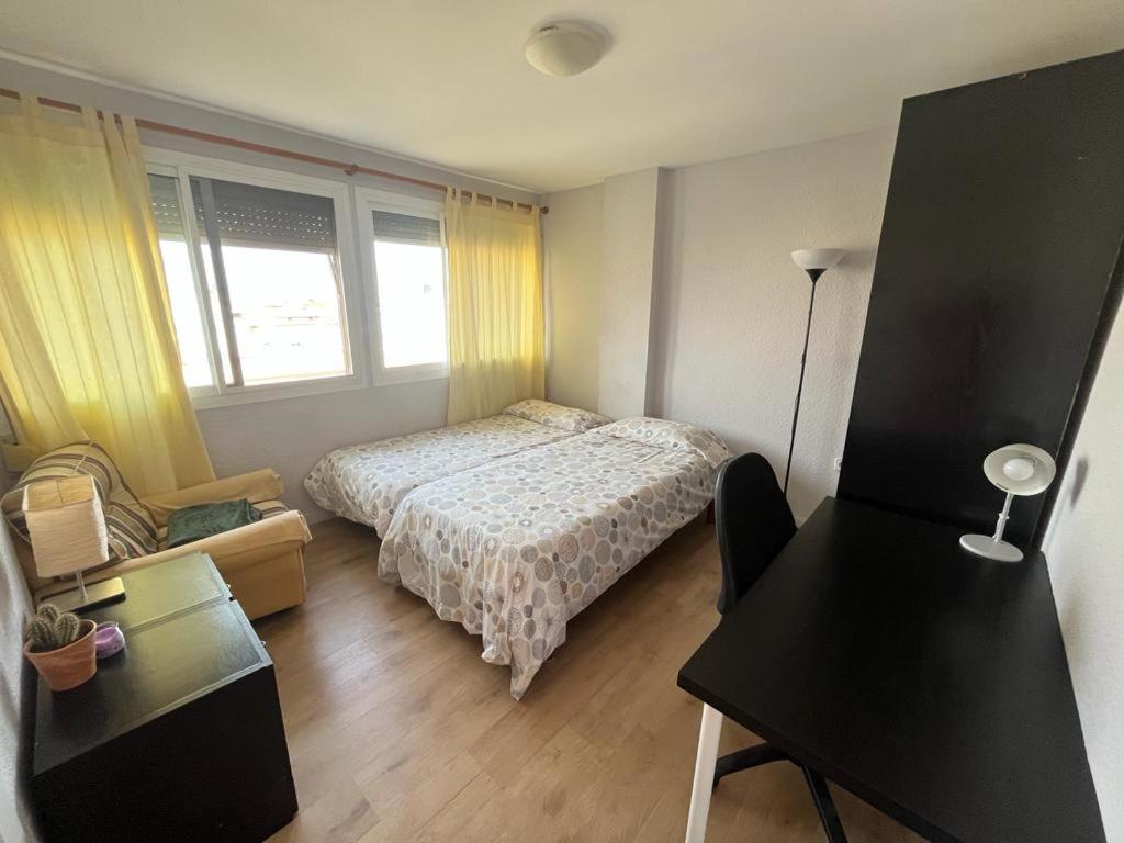 City Views-Room 2 People Shared Flat Valência Exterior foto